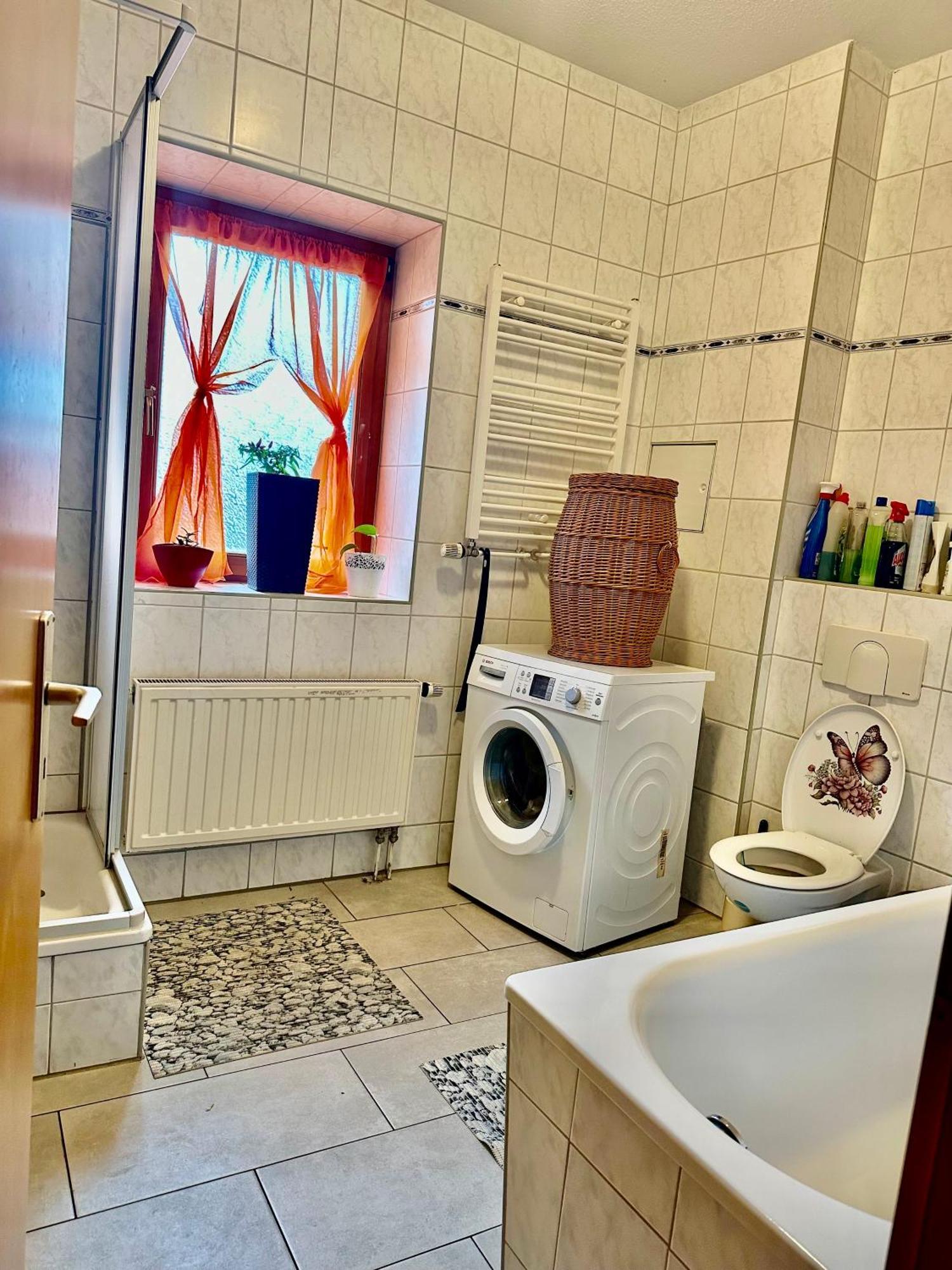 Ferienzimmer Healing Und Montuerwohnung Weißenfels Exterior foto
